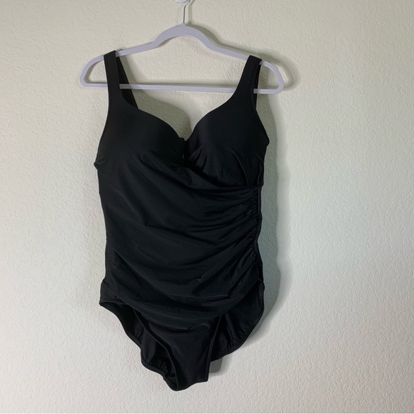 Miraclesuit Womens black escape one piece swimsuit 18 NWT - Picture 2 of 11